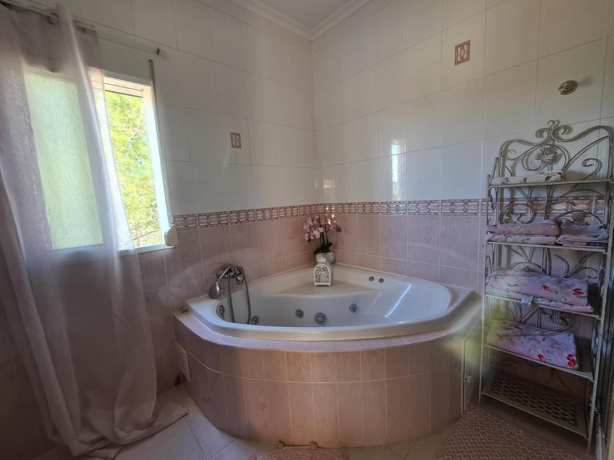 Chateau Angelique Guest House Valencia Ngoại thất bức ảnh